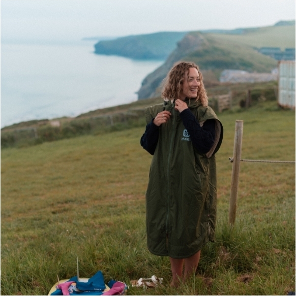 2025 Nyord Primaloft Outdoor Detachable Sleeve Changing Robe - Khaki / Ecru